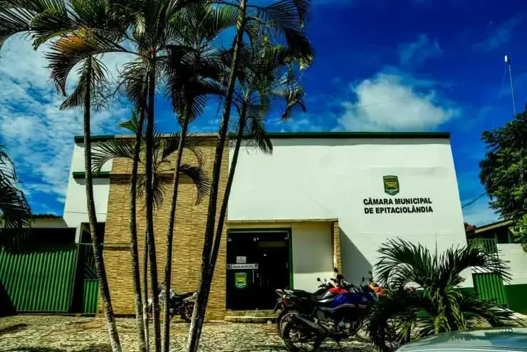Câmara de Epitaciolândia contrata empresa por R$ 36 mil para serviços de transparência pública