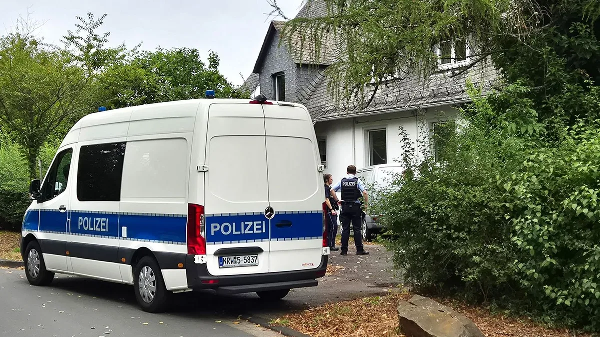 Grausiger Fund: Stark verweste Leichen in Siegener Wohnung entdeckt