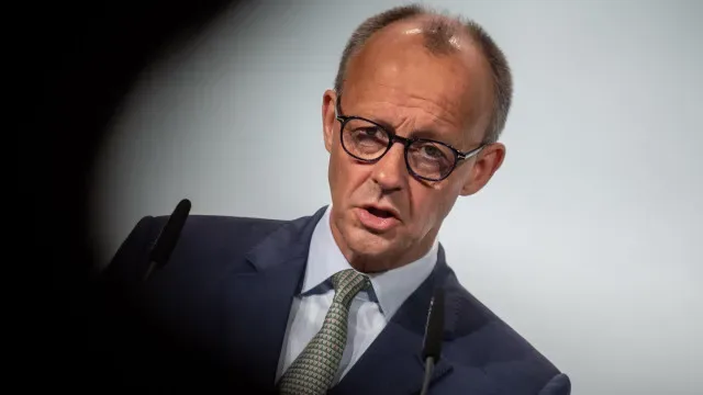 "Terramoto" na CDU aumenta pressão sobre Merz após derrotas