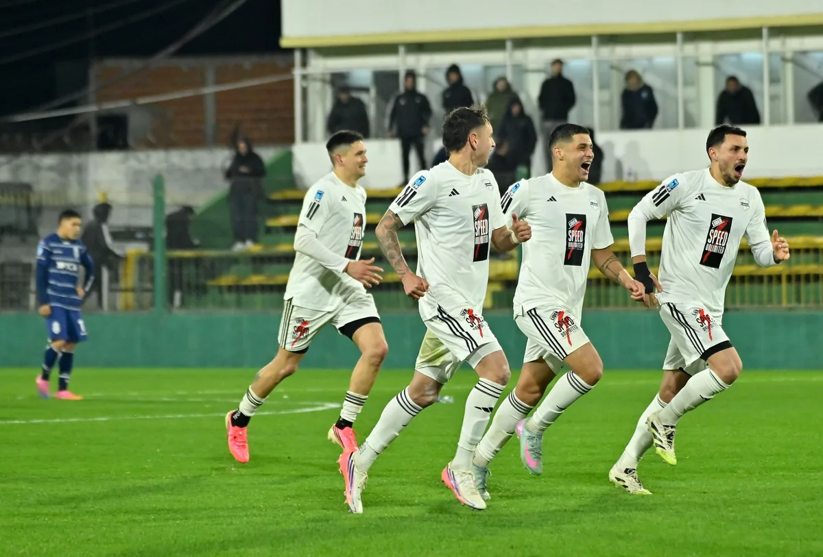 Copa Argentina: Deportivo Riestra eliminó a Gimnasia de La Plata en los penales y avanzó a cuartos de final