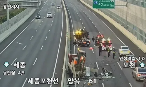 안성 세종포천고속도로서 화물차 추돌한 승용차 운전자 사망