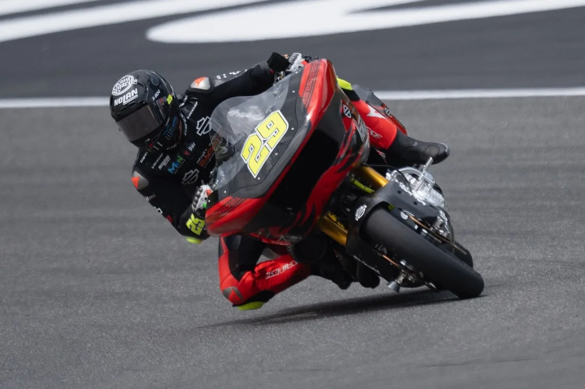 Iannone vence corrida 1 da Baggers em Aragón; Granado abandona e perde liderança