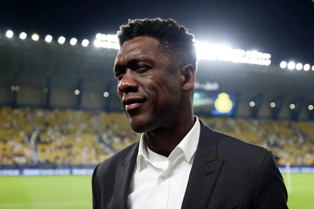 Corinthians surpreende com salário de Seedorf maior que o de Diniz