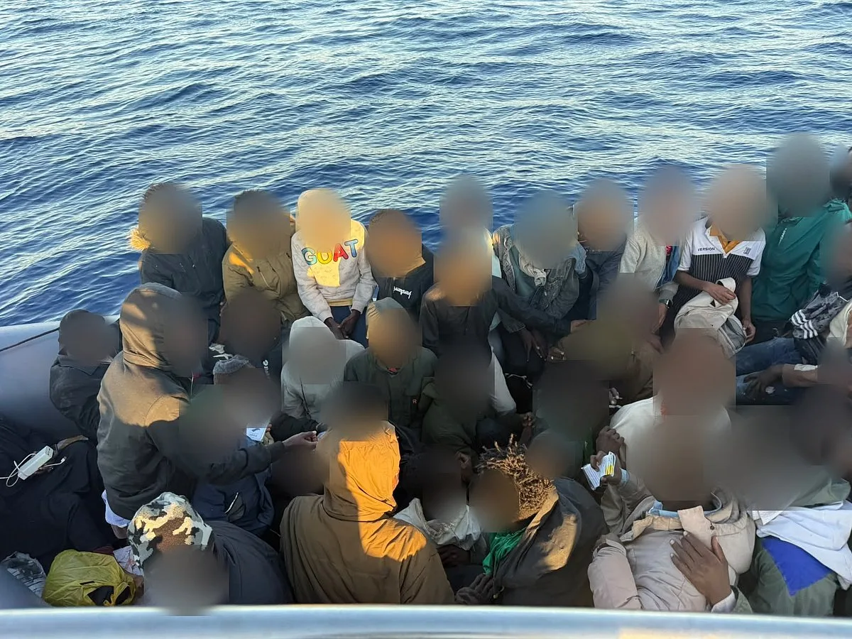 Polícia Marítima resgata 102 migrantes ao largo da Grécia