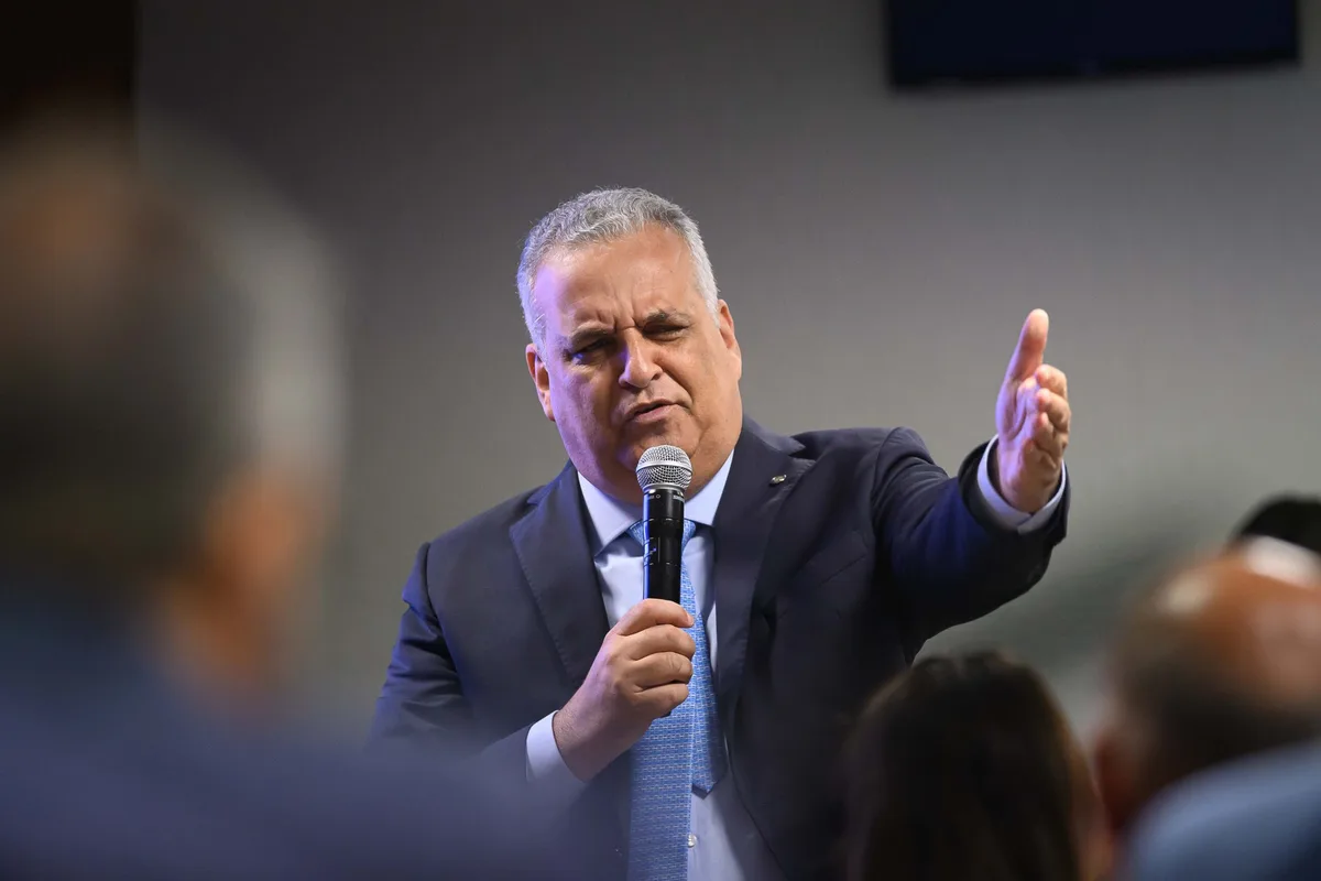Vice de Flávio ironiza Motta após Câmara negar escolta na campanha