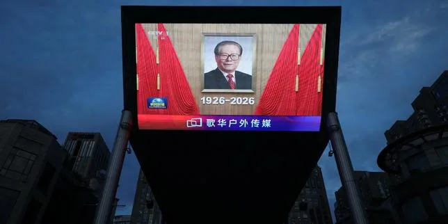 En Chine, l’hommage de Xi Jinping à l’ancien dirigeant Jiang Zemin, l’artisan de la reprise en main de la jeunesse après le massacre de Tiananmen