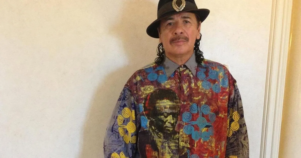 Carlos Santana, guitarrista de rock, 79 años: "Paco de Lucía era una persona extraordinaria e inmortal; al nivel de Hawking o Einstein"