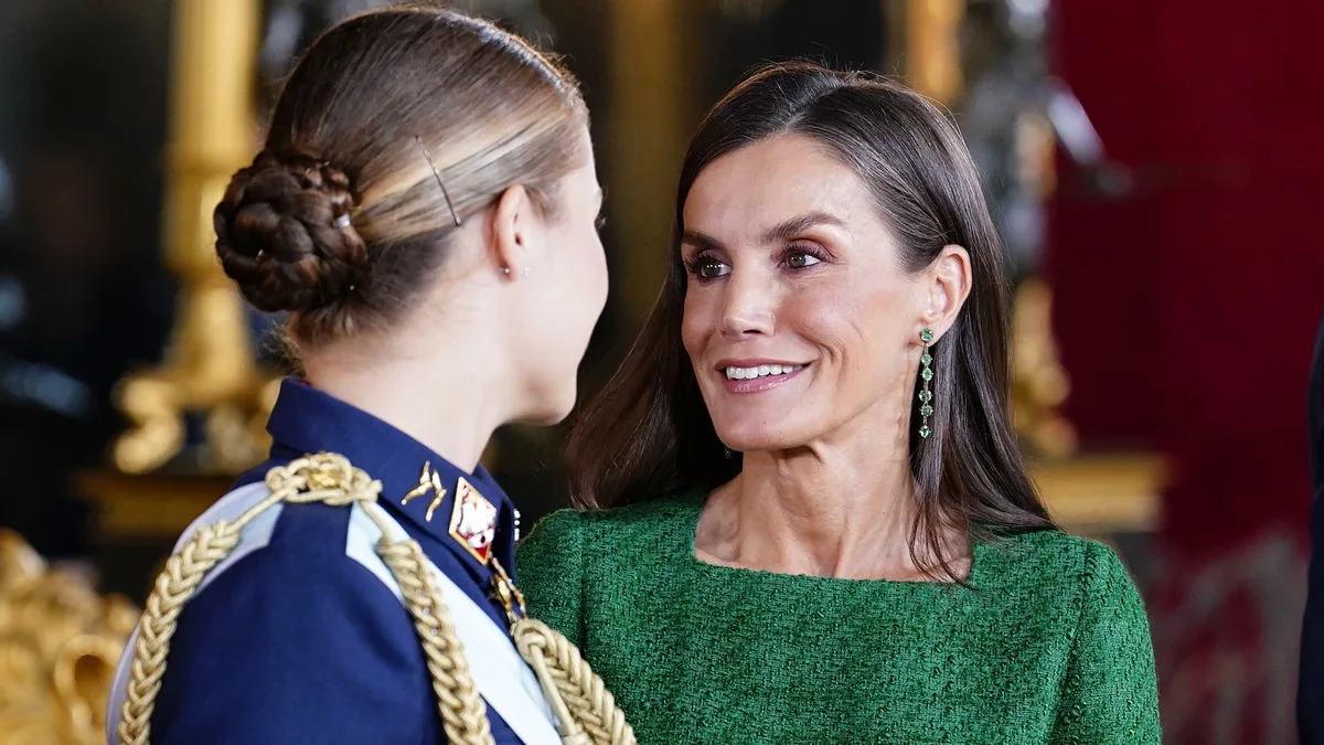 El antes y el después de la reina Letizia en el Día de la Hispanidad: su espectacular evolución desde 2004