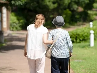 Les personnes âgées de plus de 60 ans sont encore plus menacées par les fortes chaleurs qu’on ne le pensait