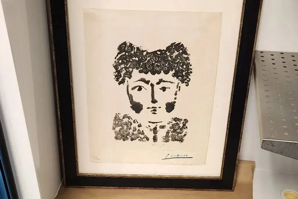 Un Picasso original, robado hace 8 años, fue encontrado colgado en un apartamento vacío por el propietario de Milwaukee