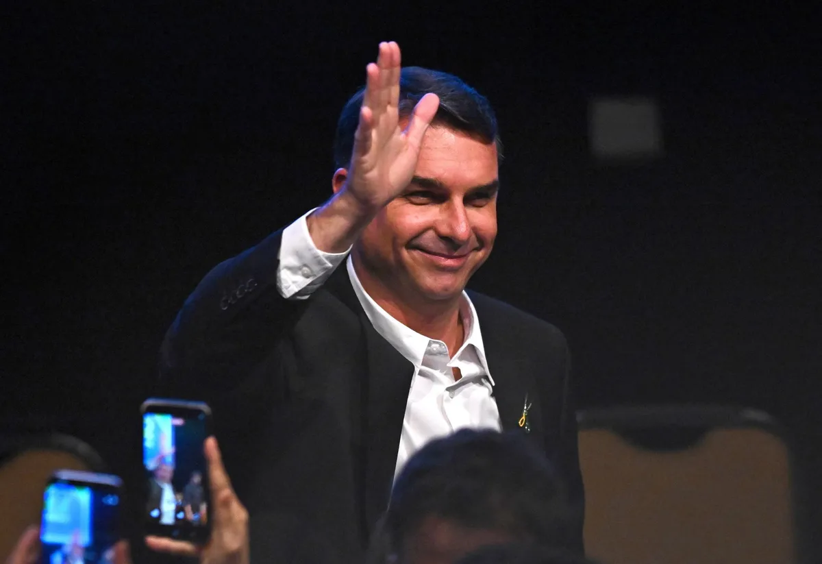 Présidentielle au Brésil : à Brasilia, la périphérie s’apprête à délaisser Lula pour le fils de Bolsonaro
