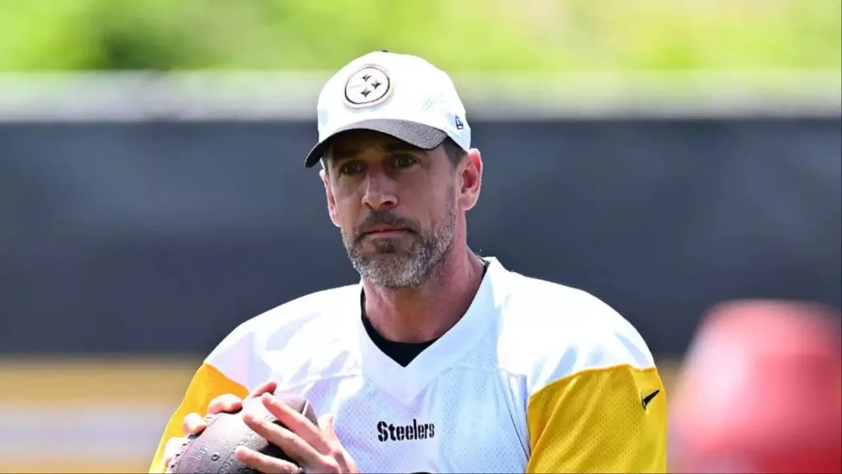 Aaron Rodgers quietly shapes Steelers’ next generation before retiring