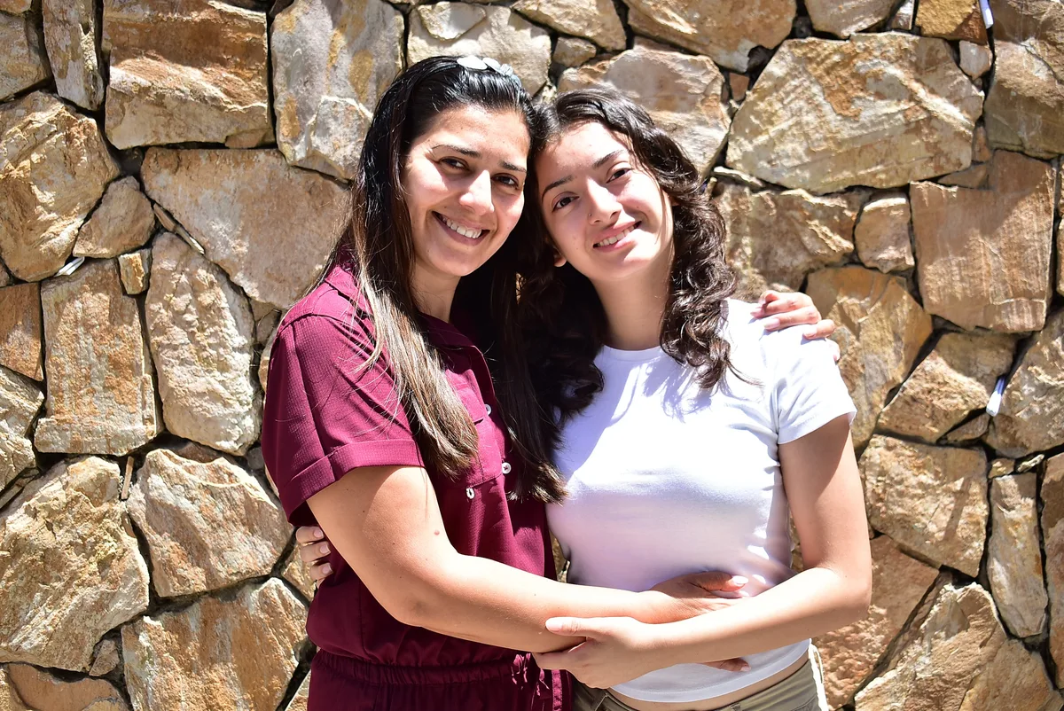 “Nos decían que una niña sorda era un distractor”: la travesía de una madre por la educación de su hija en El Salvador