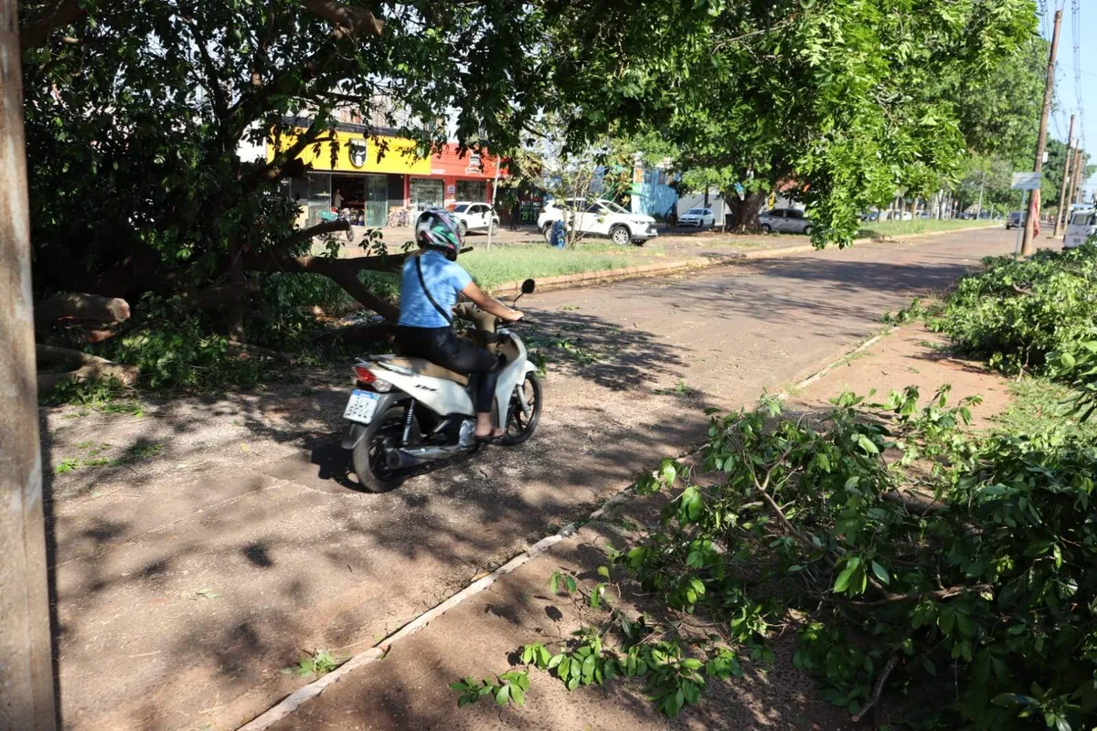 Medo de novo temporal cancela eventos e muda rotina em Campo Grande