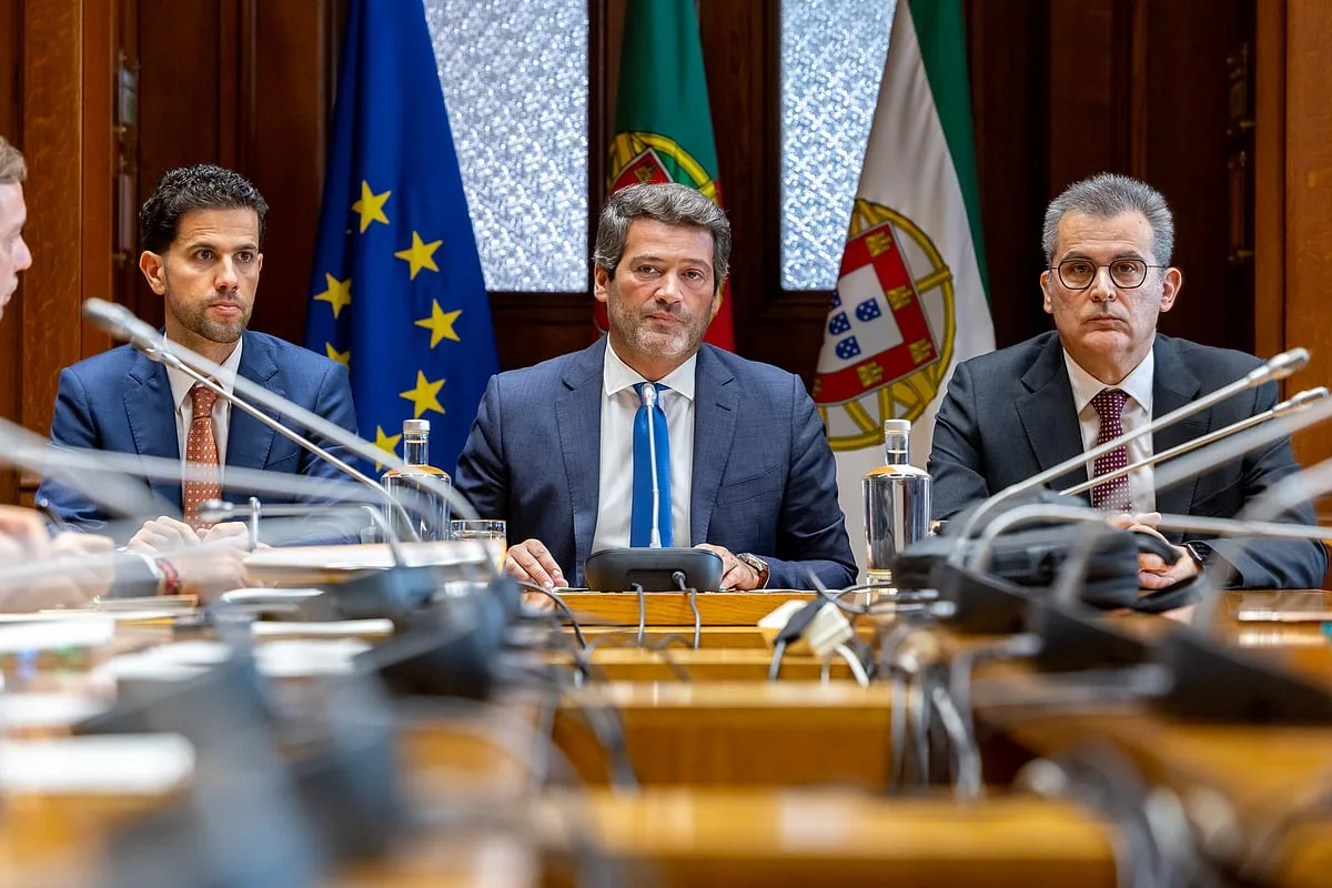 Início da CPI a Luís Neves: Ventura e Aguiar-Branco divergem sobre bloqueios e Livre quer ouvir líder do Chega