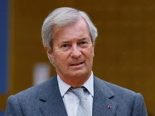 ENTRETIEN. « Vincent Bolloré veut sauver la France en la rechristianisant », selon les auteurs d’un livre-enquête