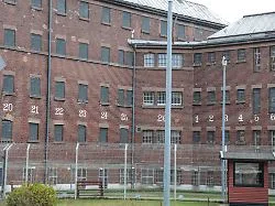 Bestechung in Bremer Gefängnis: Staatsanwaltschaft ermittelt wieder gegen JVA-Beschäftigte
