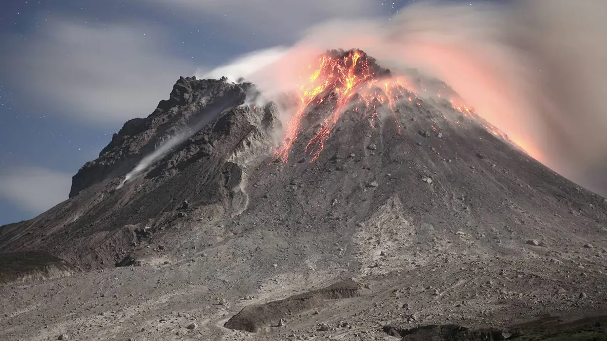 Reino Unido estudia un volcán activo del Caribe y encuentra un auténtico tesoro a 2 km de profundidad