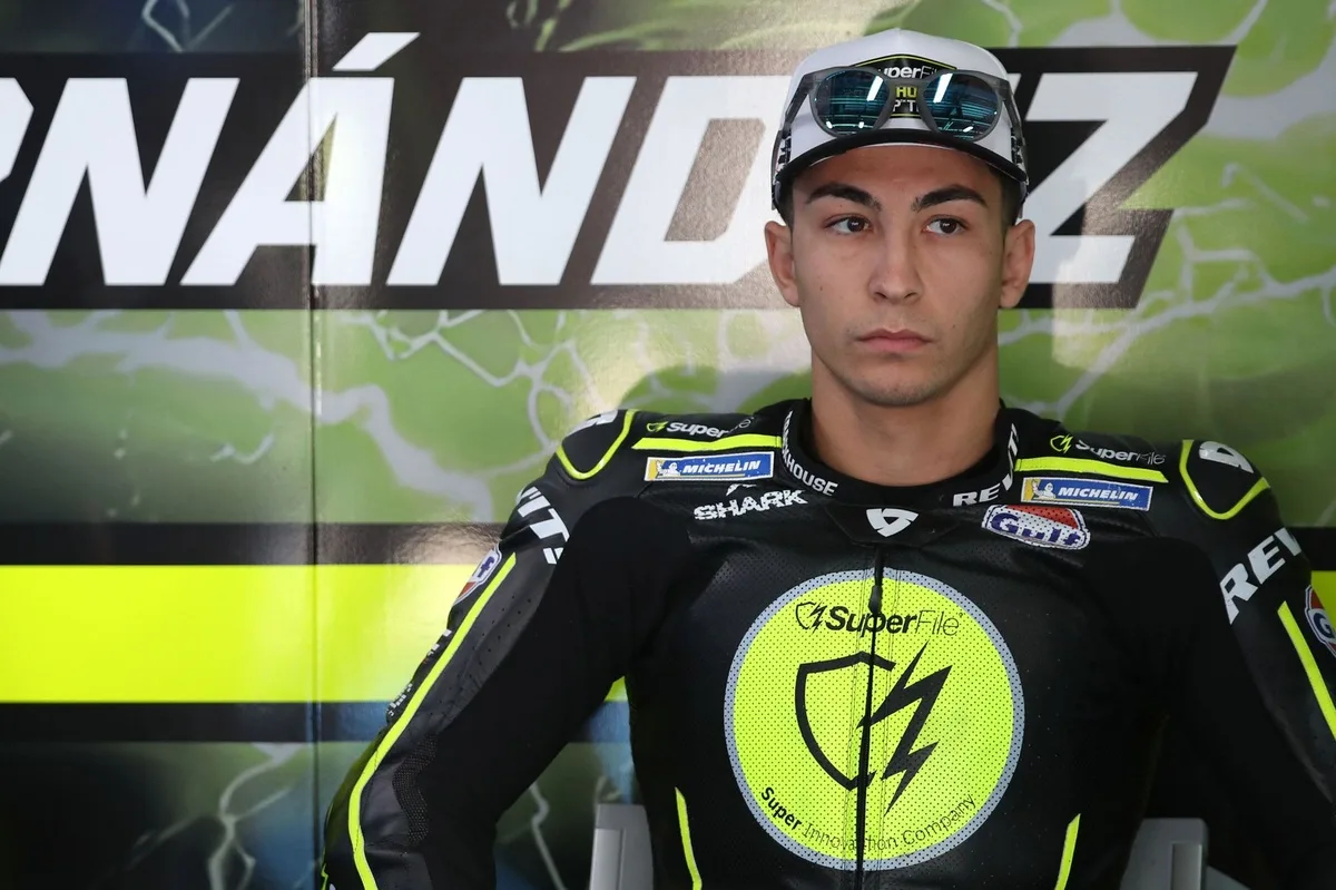 MotoGP: Raúl Fernández lidera TL2 em Mandalika com domínio da Aprilia; Moreira cai e é 19º