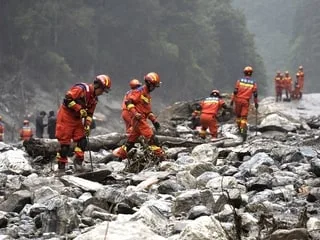 Crue au Népal : plus de 600 morts et 3 000 disparus, la reconstruction pourrait coûter des « milliards de dollars »