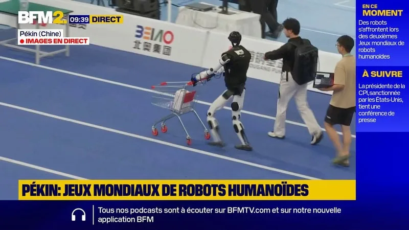 Football, karaté: dernière journée des Jeux mondiaux de robots humanoïdes à Pékin