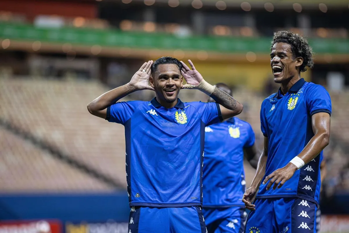 Nacional leva vantagem contra o CSA em Manaus e reencontra rival após 26 anos por vaga na Série C