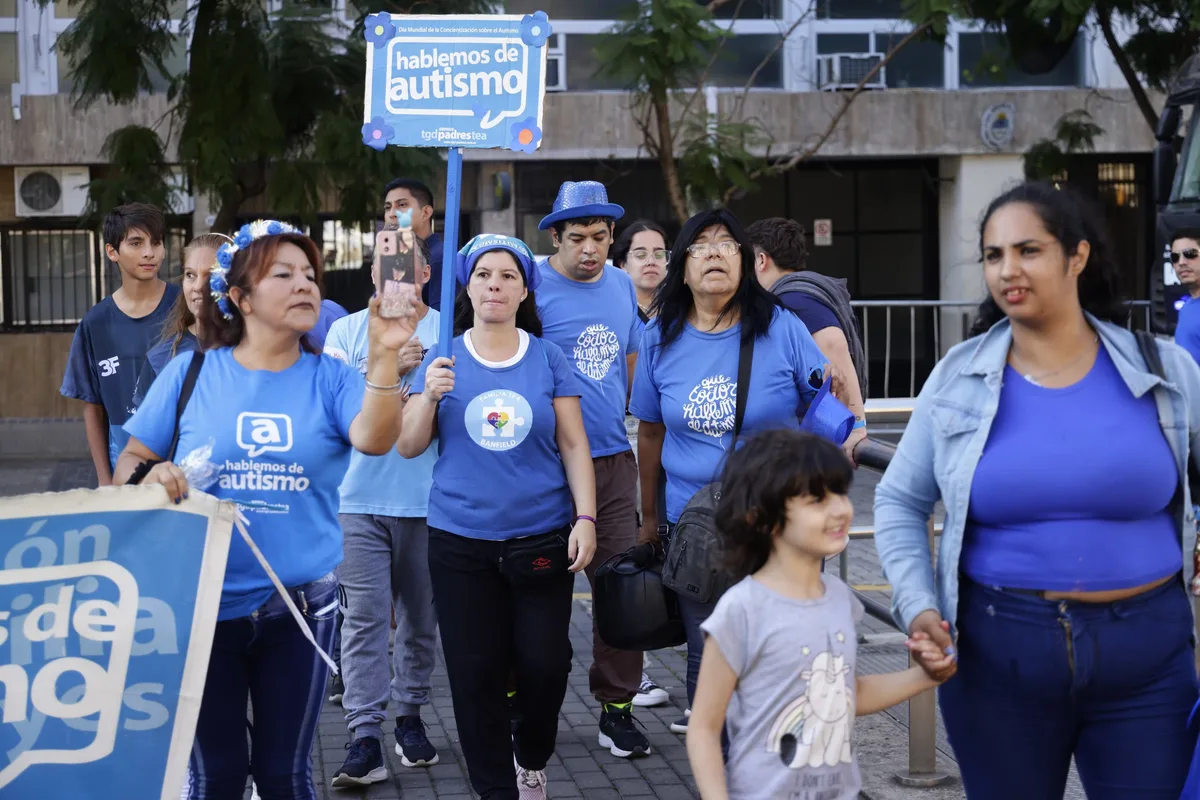 “Confuso”, “abstracto”: el Gobierno anunció un plan para abordar el autismo, pero la estadística que usa generó polémica