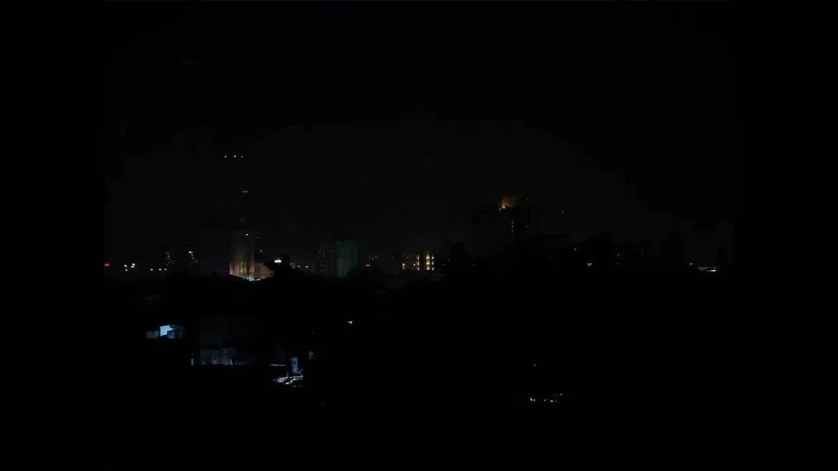 Pakistan power crisis: Karachi residents riot amid outages lasting hours, block major roads