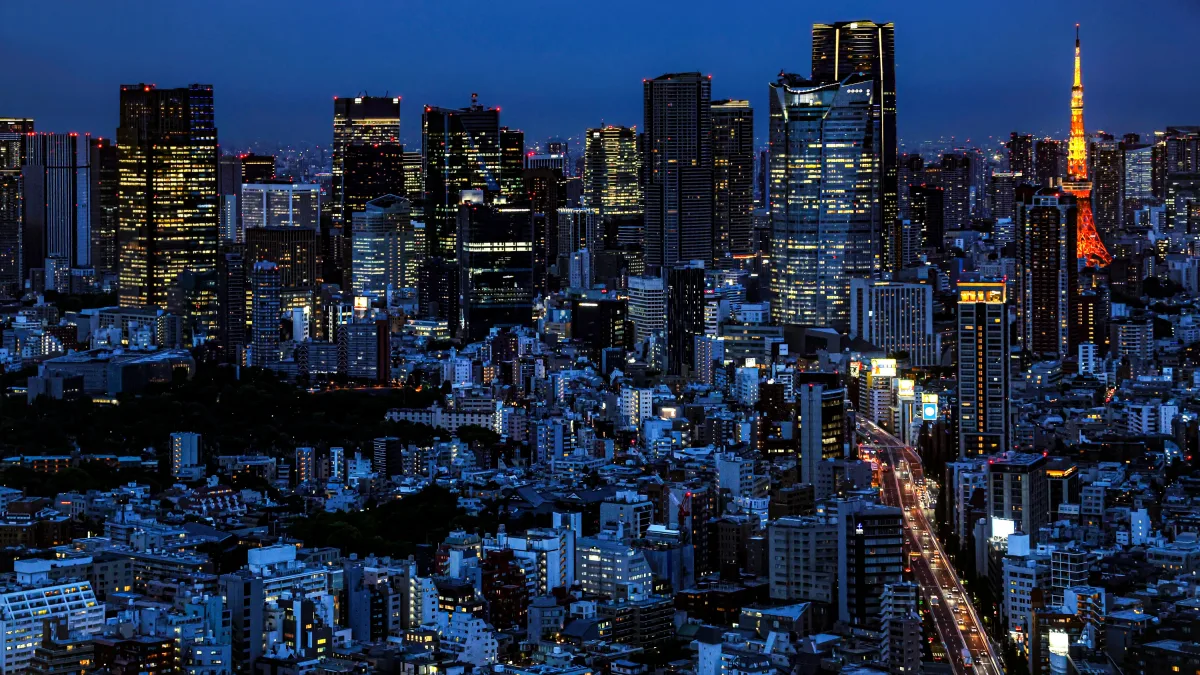 Stärke 5,9: Schweres Erdbeben erschüttert Tokio