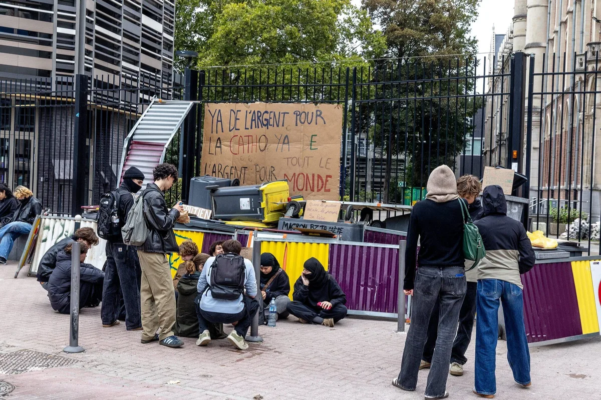 « Il ne faut pas lâcher » : les étudiants d’université veulent prendre le relais du mouvement lycéen