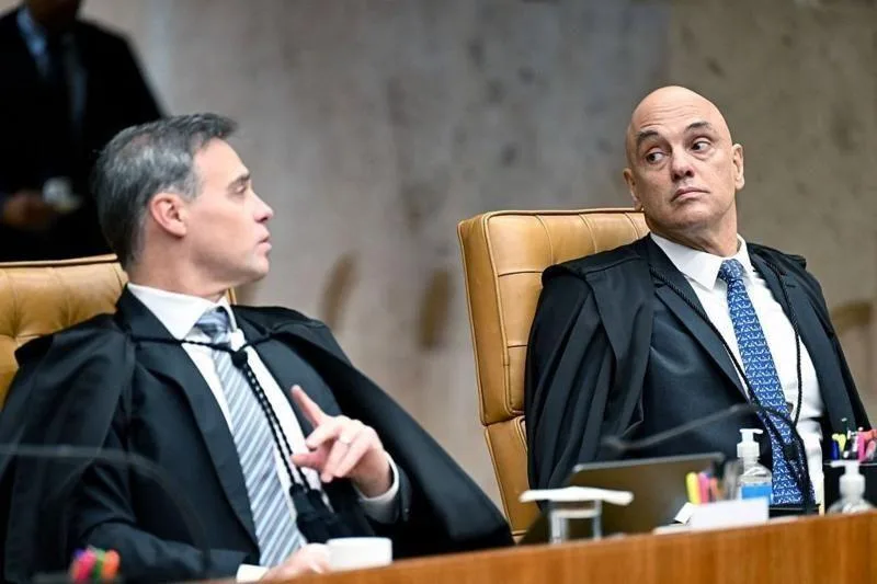 Fachin decide que julgará Moraes e Mendonça separadamente e marca nova sessão para 23 de setembro