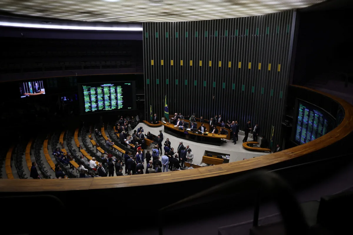 Equipe econômica propõe novas travas para gastos em projeto em tramitação no Congresso, dizem fontes