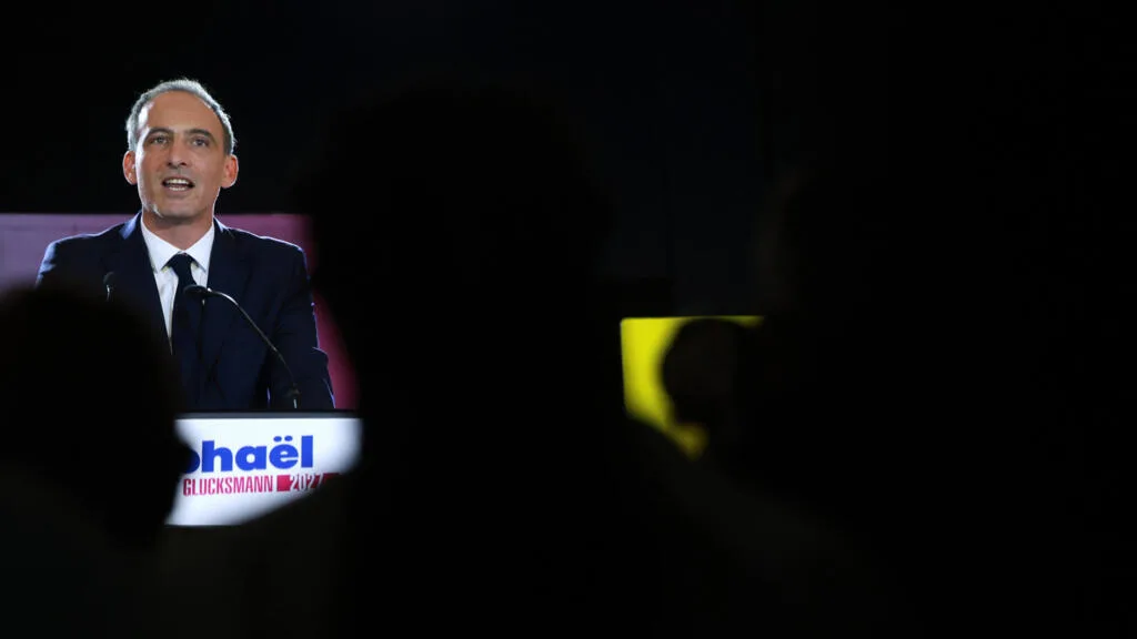 Raphaël Glucksmann officiellement candidat du PS, un "cap clair" et des zones d'ombre