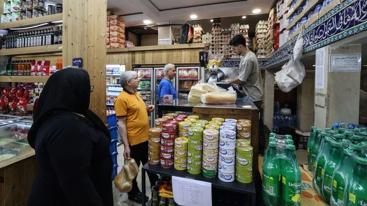 Des Iraniens racontent leur quotidien : inflation, répression, guerre