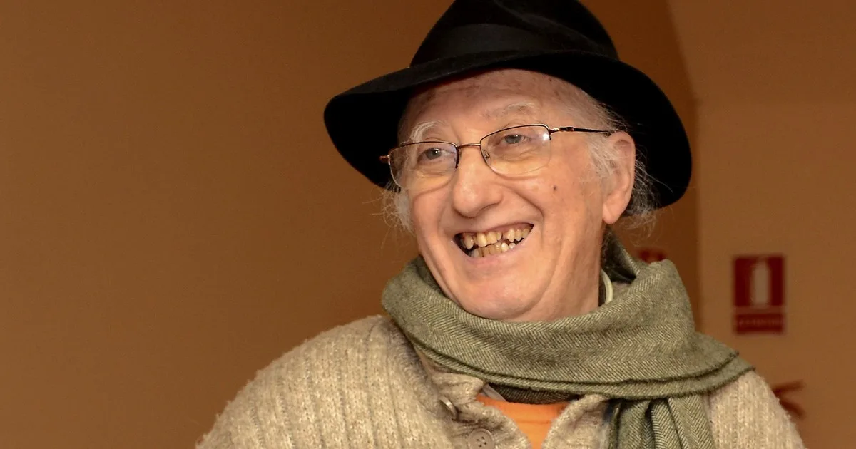 Despiden a Juan Tamariz en un velatorio laico entre familiares, magos y admiradores: “Se ha ido muy elegantemente”