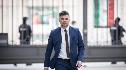 Colau invita a RufiÃ¡n a asumir su "liderazgo" por la unidad de las izquierdas y formar parte de Frente Amplio
