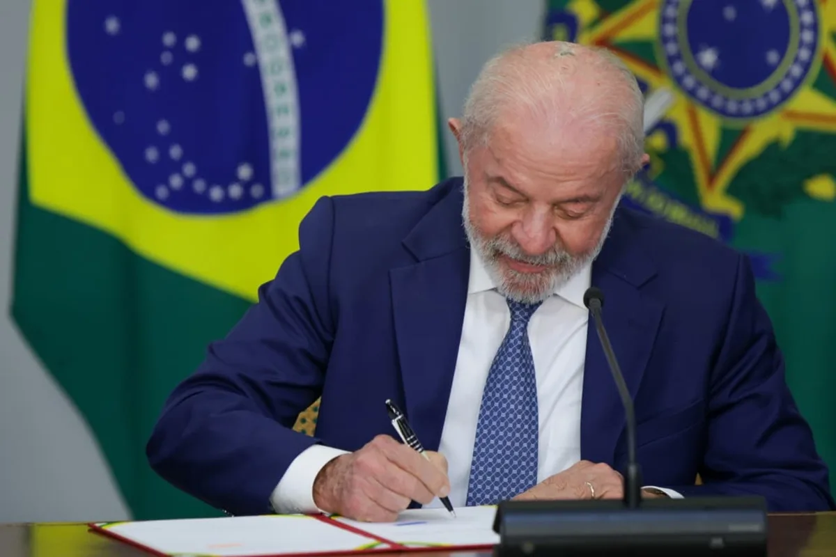 Eventos: Lula assina decretos sobre cambismo digital e distribuição de água