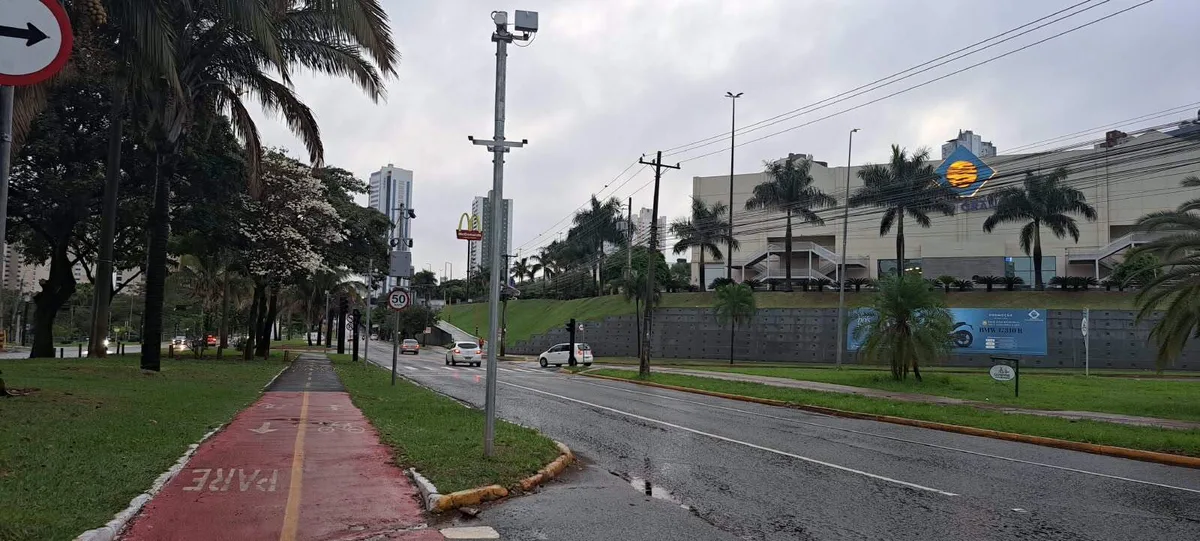 Após chuva, semáforos ficam desligados em pontos de Campo Grande