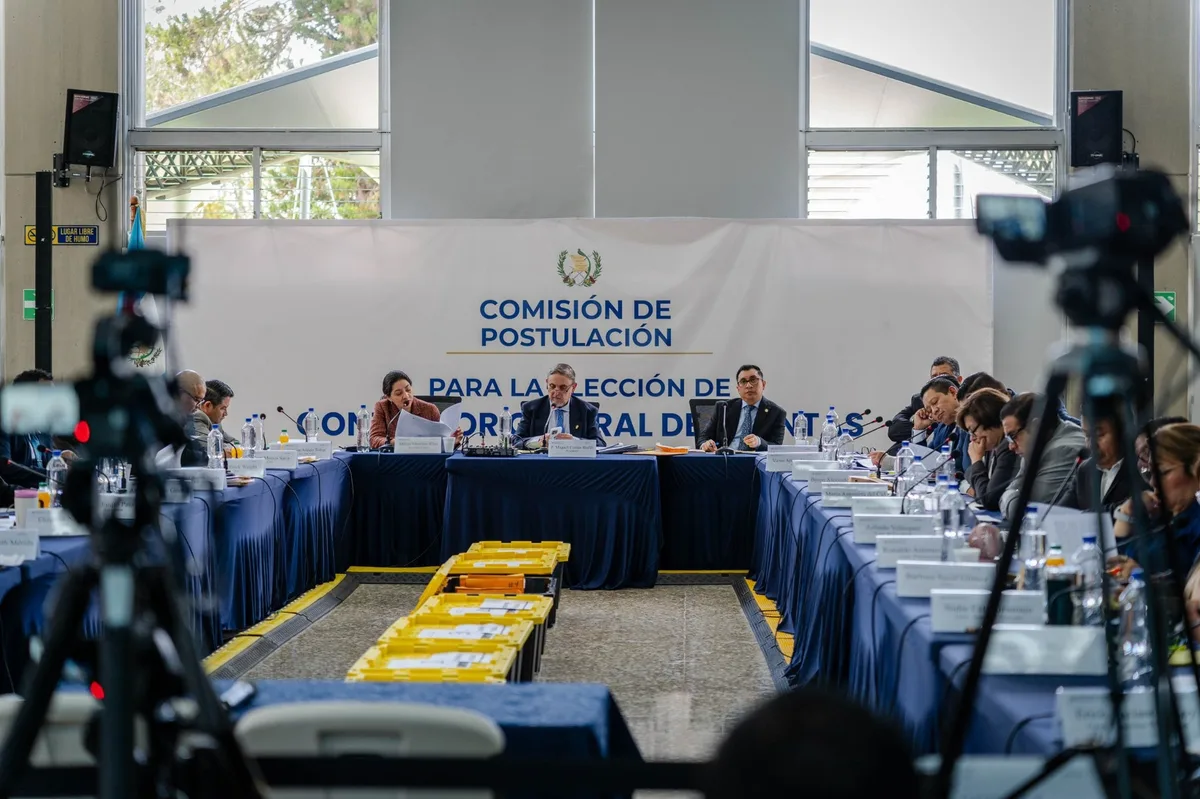 Postuladora ajusta calendario mientras enfrenta amparo por exclusión de aspirante a Contralor para Guatemala