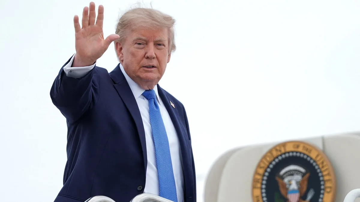Trump Gets Stuck at Humiliating Low as Midterms Loom