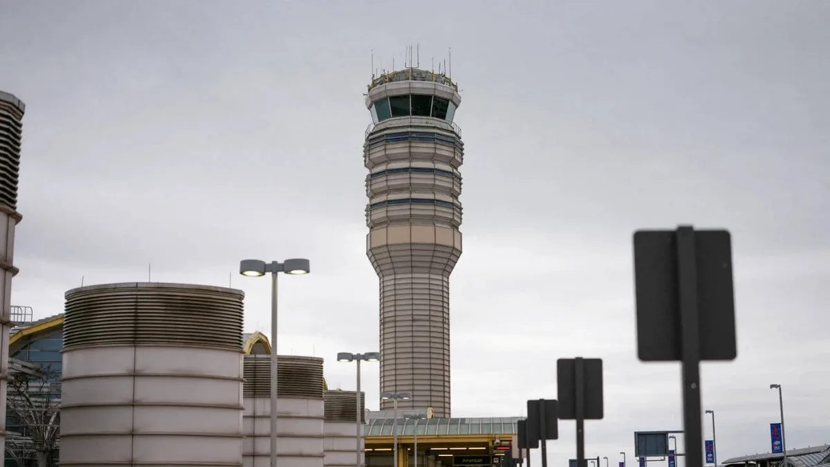 Flights grounded at major US airports after construction workers cut backup cable