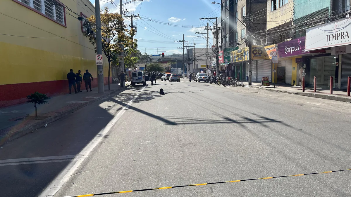 Dupla é detida com granadas e seis armas dentro de carro em Vila Velha