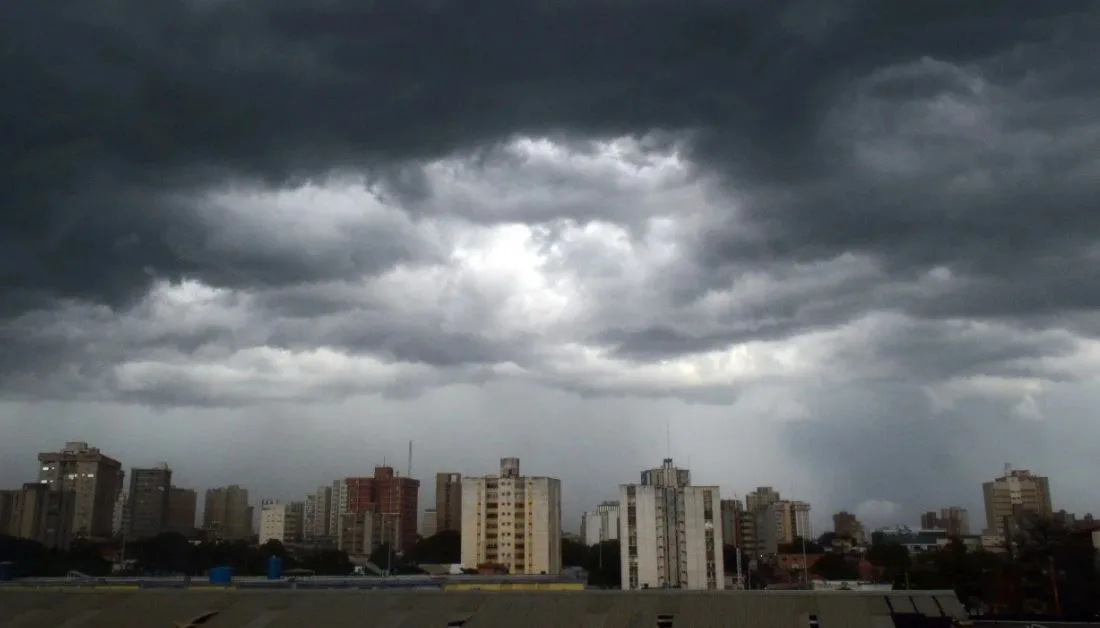 Reportan fallas eléctricas y anegaciones en sectores de Zulia tras fuertes precipitaciones de este 20 de septiembre