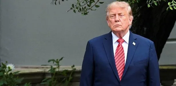 Trump diz que há 'conspiração doentia' contra IA e data centers