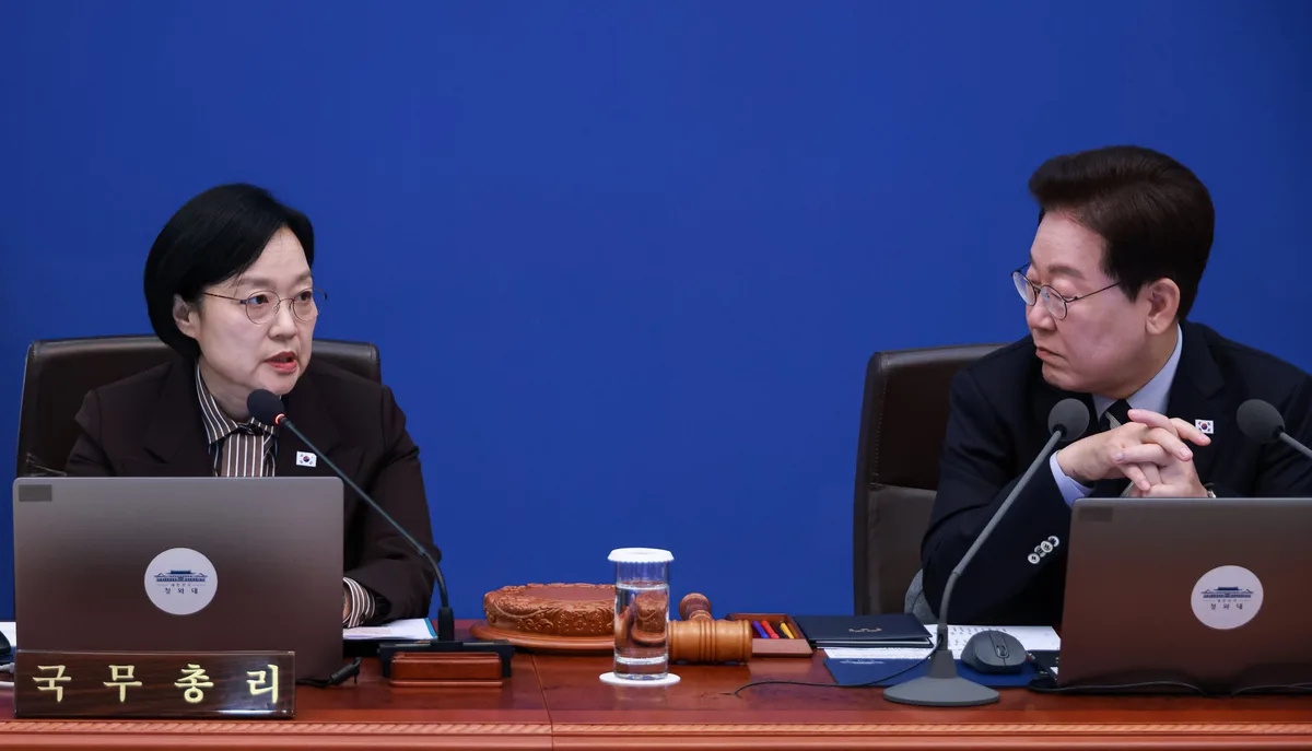 총리실 “장관들, 생중계 국무회의서 대통령에 ‘No’ 못 한다?… 사실과 달라”