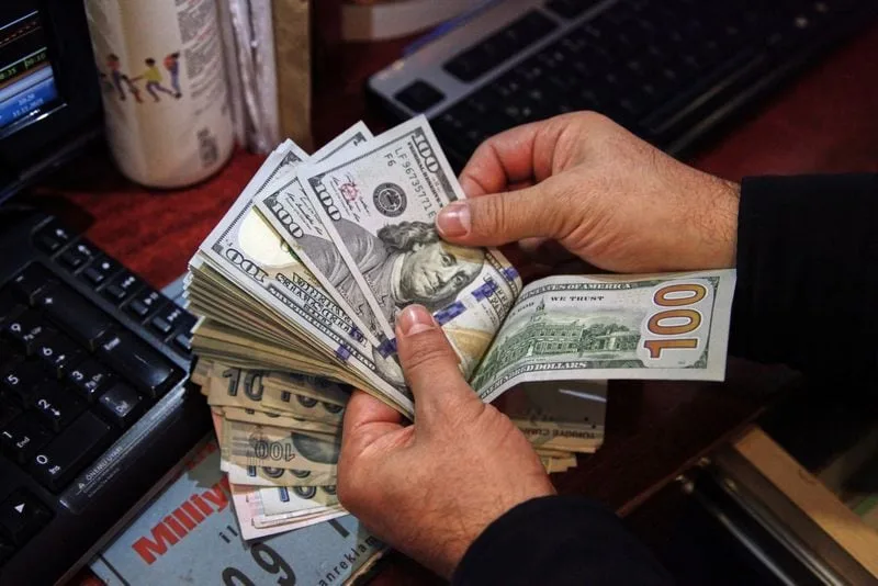 Precio del dólar en Colombia: así es como se puede aprovechar lo barato que está para invertir en Estados Unidos o Panamá