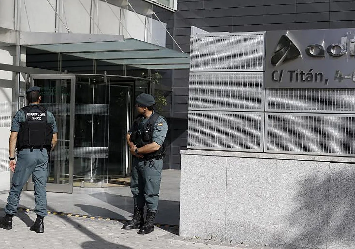 El juez de los casos Cerdán y Koldo investiga un contrato de 400.000 euros de Adif para Levantina