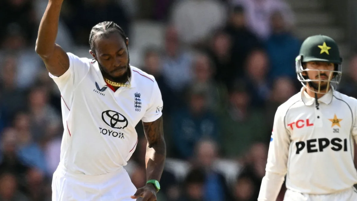 England romp to three-day win as new Test era starts in style