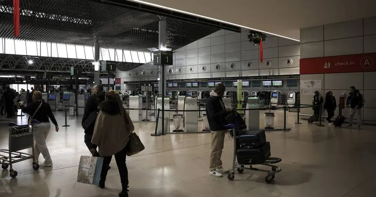 PJ detém homem com 3 kg de cocaína no aeroporto de Lisboa
