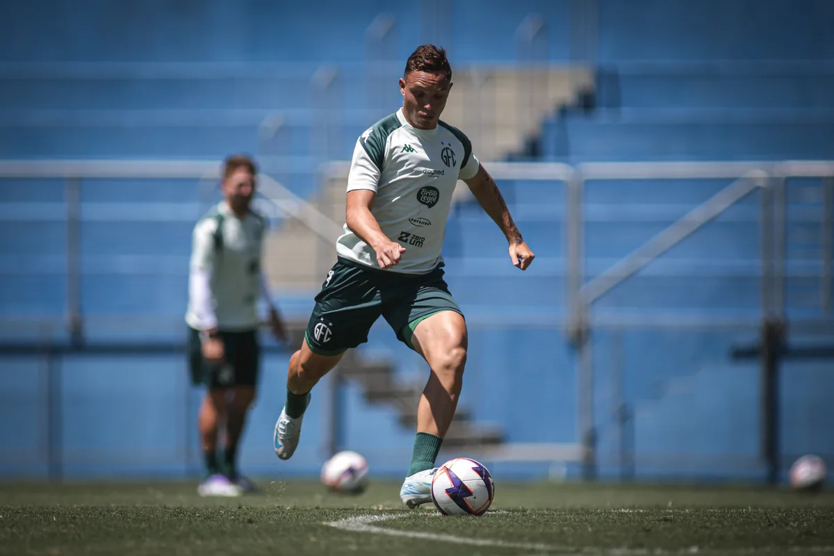 Pouco aproveitado, Kewen deve deixar o Guarani rumo à Europa